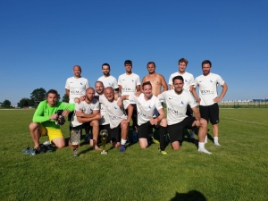 Pohár je doma...  FK Středokluky vyhál turnaj v Kněževsi